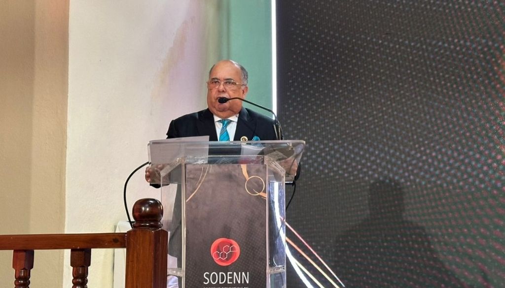 Especialistas alertan sobre intrusismo profesional y medicamentos falsificados en el país 