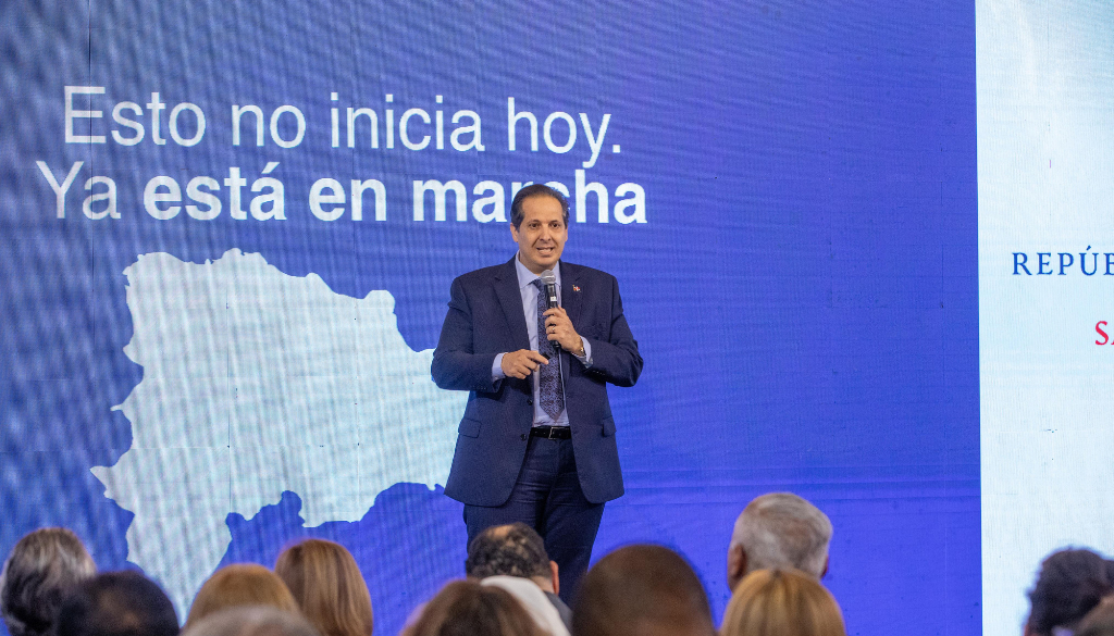 Ministro de Salud presenta avances en salud mental y anuncia expansión nacional del servicio 811 