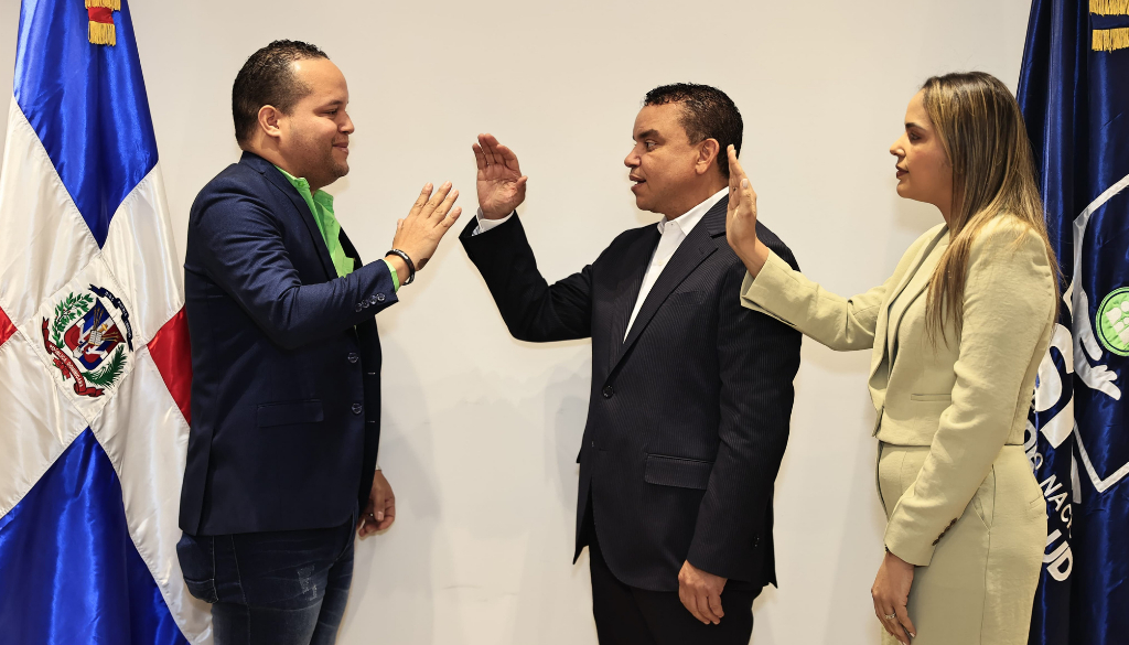 Director SNS juramenta nuevos directores en hospitales de Cibao Sur 