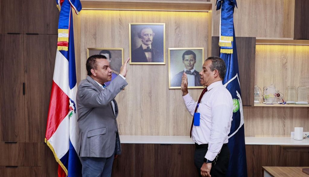 SNS designa nuevo director y subdirector del Hospital Marcelino Vélez Santana 