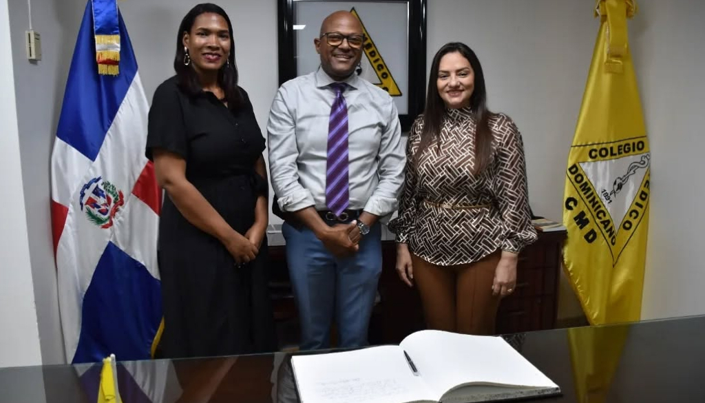 Colegio Médico y el SNS sostienen encuentro en beneficio de aspirantes a residencias médicas 