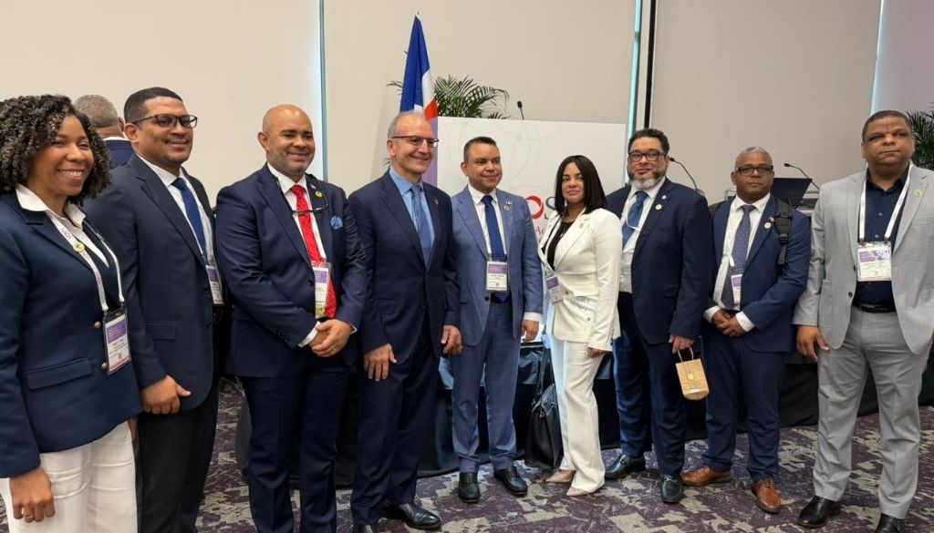 Director del SNS participa en congreso mundial de ortopedia  