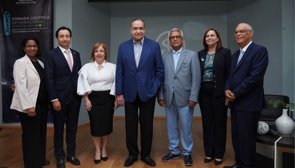 Hospital Plaza de la Salud realiza con éxito jornada científica internacional en su 29 aniversario 