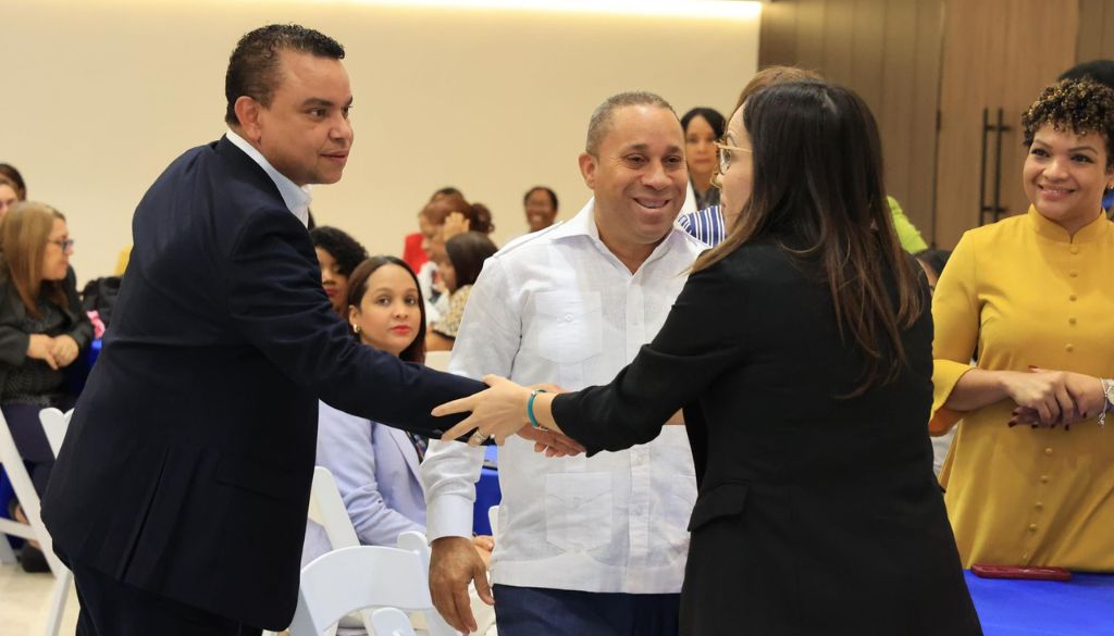 SNS destaca aumento en inversión de medicamentos para la Red Pública 